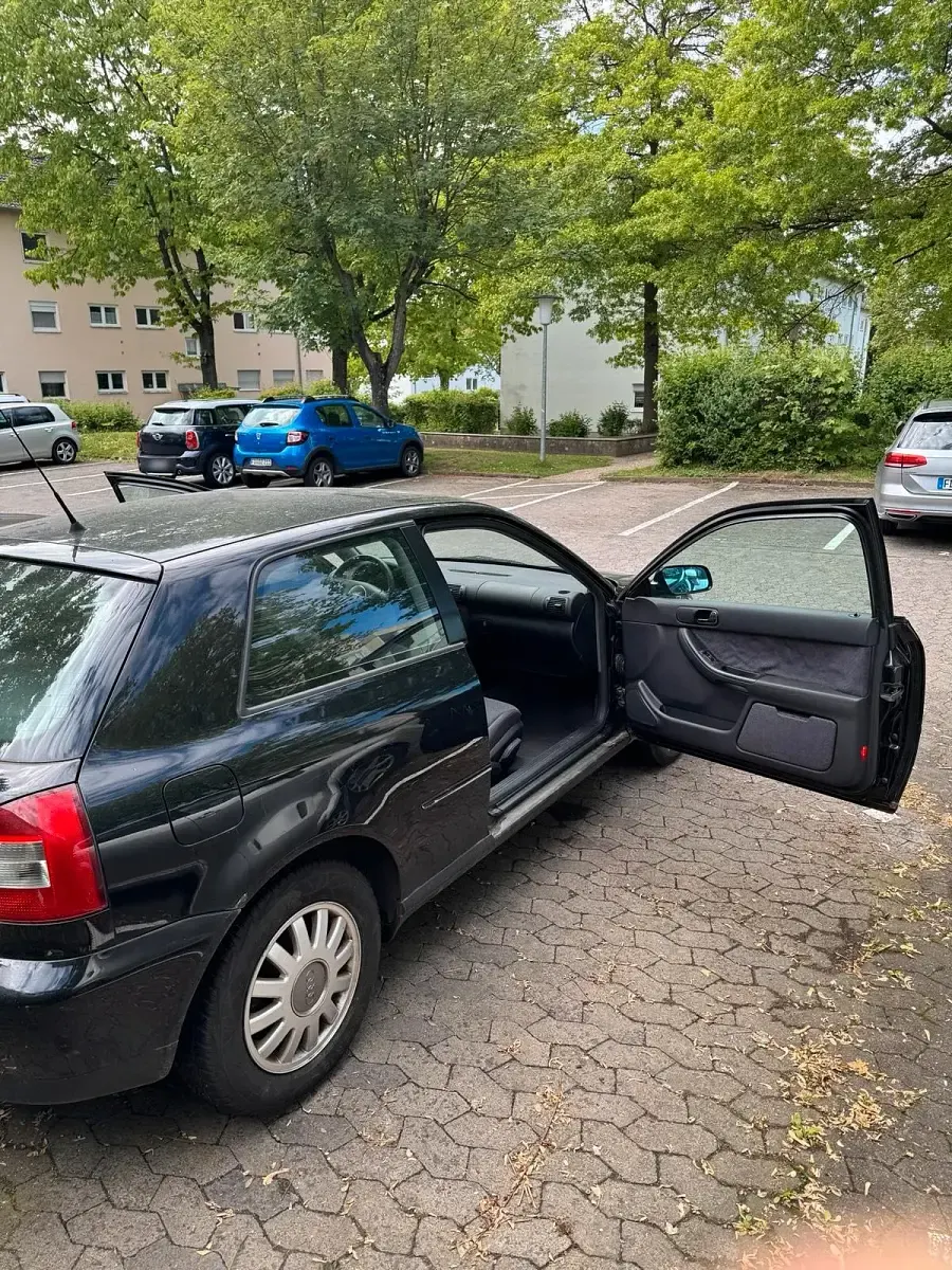 Gebraucht Audi A3 Design 102 PS (75 kW) 2001 Schwarz Kleinwagen