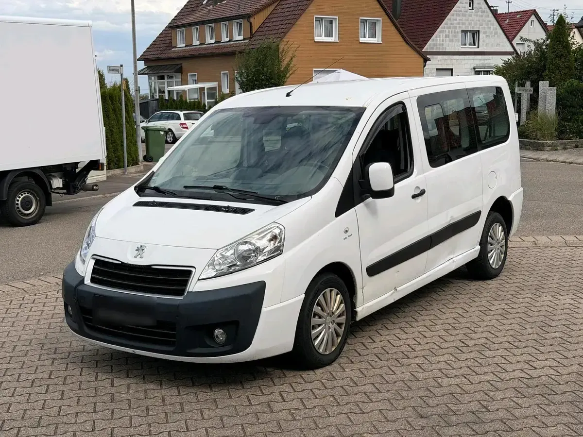 Gebraucht Peugeot TePee 128 PS (94 kW) 2014 Weiß Van / Kleinbus