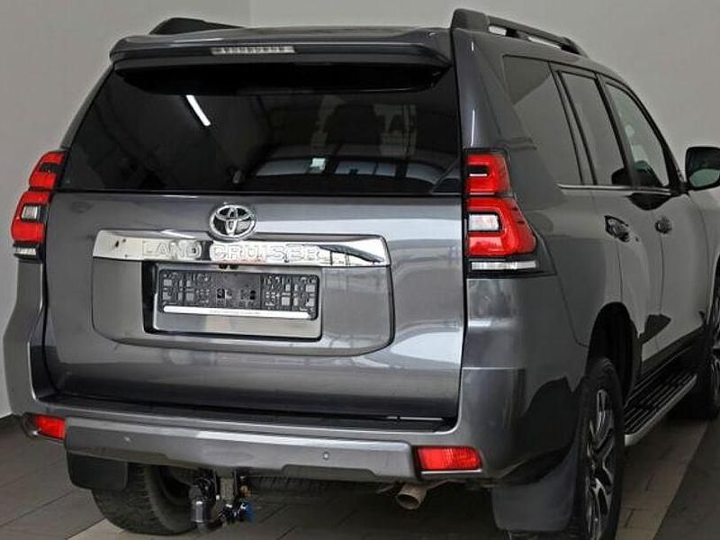 Gebraucht Toyota Land Cruiser Comfort 204 PS (150 kW) 2023 Grey metallic (metallic) SUV