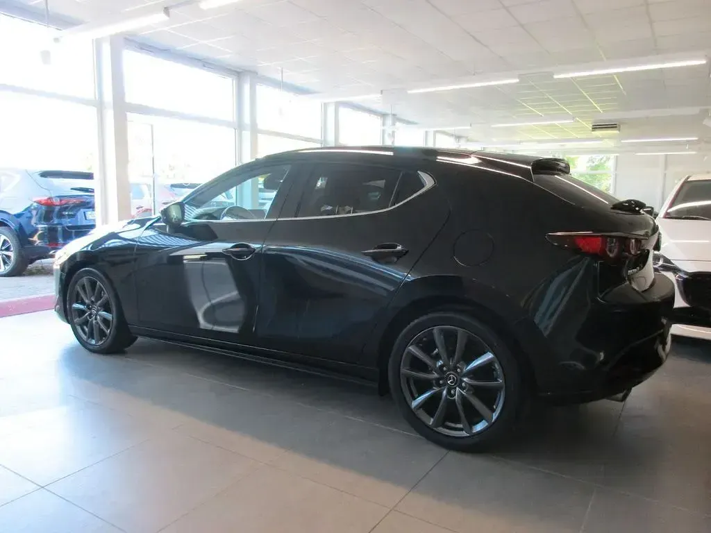 Gebraucht Mazda 3 Selection 122 PS (89 kW) 2023 Schwarz Limousine
