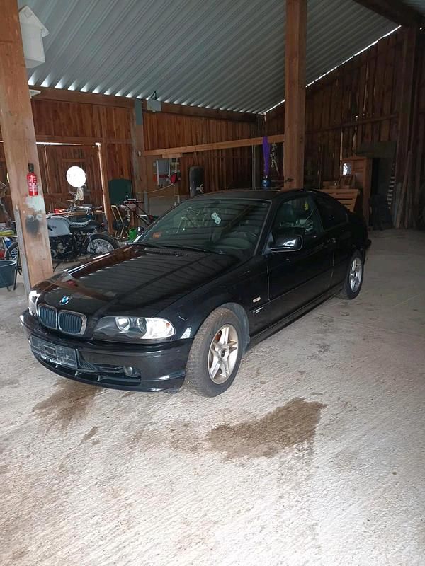 Gebraucht BMW 318 118 PS (86 kW) 2001 Schwarz Coupé