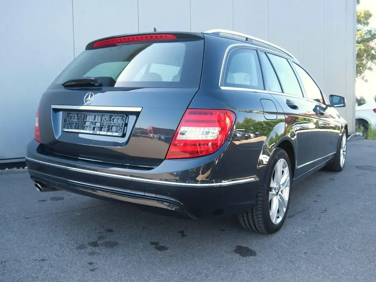 Gebraucht Mercedes C250 Avantgarde 204 PS (150 kW) 2012 Schwarz Kombi