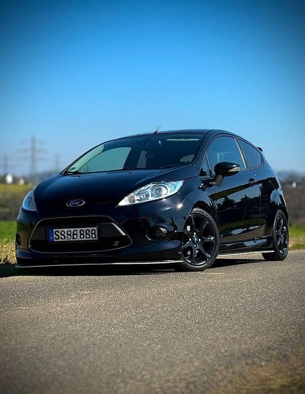 Schwarz Gebraucht 2012 Ford Fiesta Titanium Kleinwagen | 5.300 € (Etwas zu teuer) - Bild 1/4