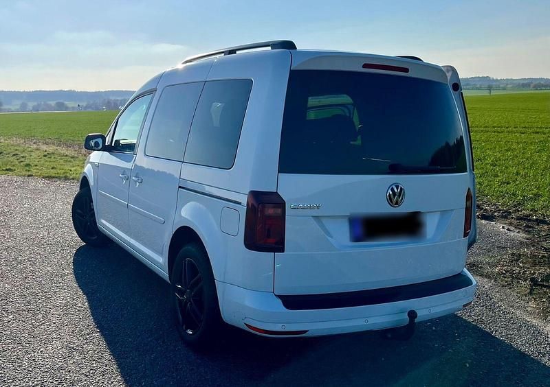 Gebraucht VW Caddy Comfortline 150 PS (110 kW) 2019 Weiß Van / Kleinbus
