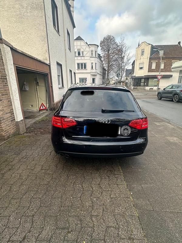 Gebraucht Audi A4 143 PS (105 kW) 2010 Schwarz Kombi