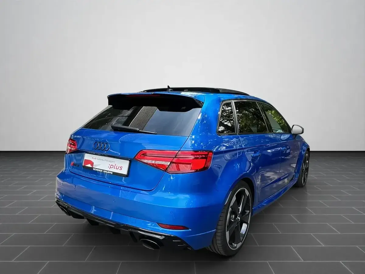 Gebraucht Audi RS3 Sportback Advanced 400 PS (294 kW) 2020 Arablau kristalleffekt Kleinwagen