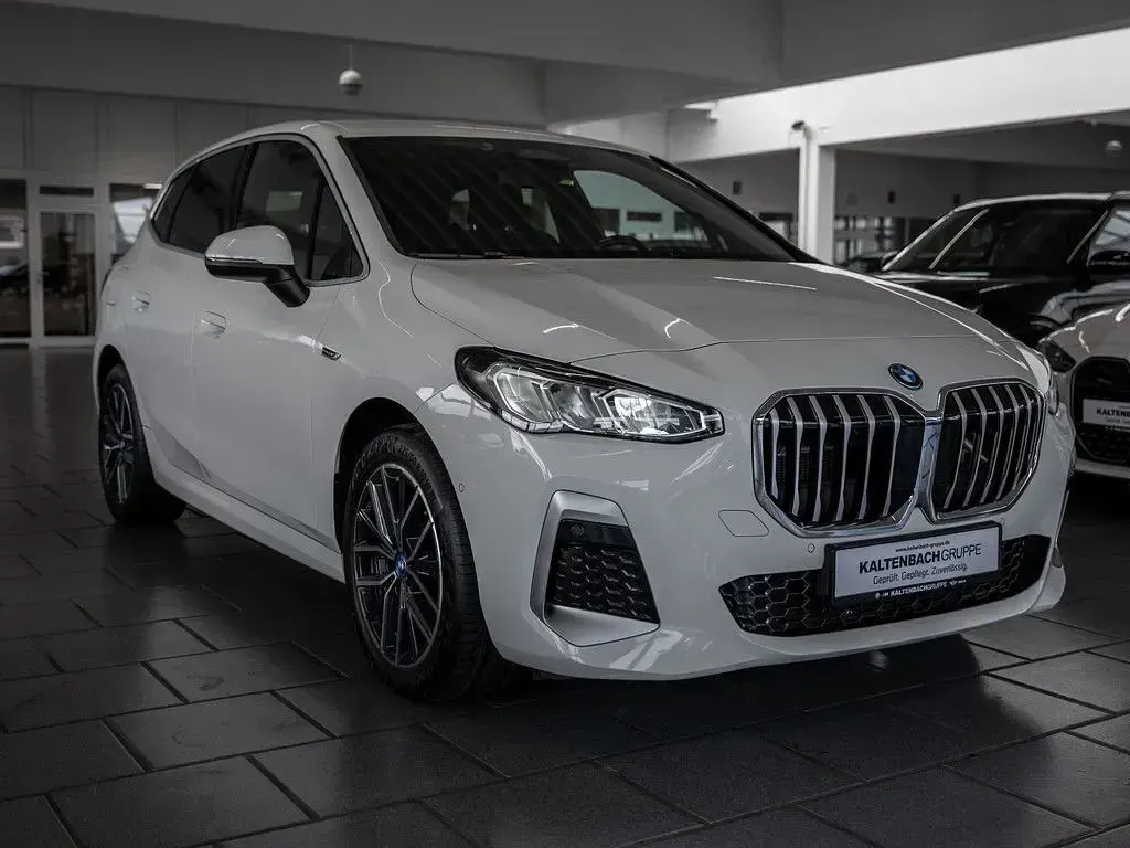 Gebraucht BMW 225 Active Tourer M Sport 245 PS (180 kW) 2022 Alpinweiss iii Van / Kleinbus