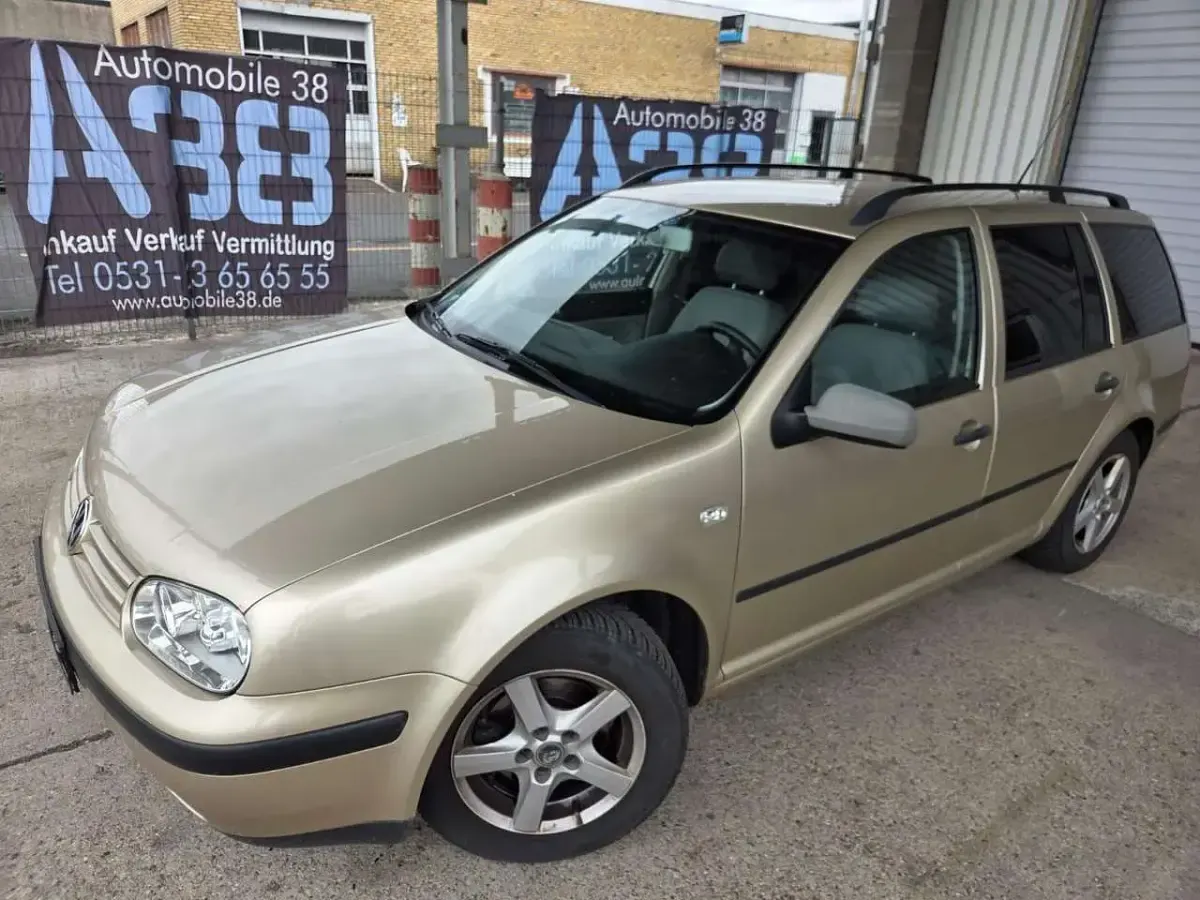 Gebraucht VW Golf IV 101 PS (74 kW) 2002 Stormbeige metallic Kombi