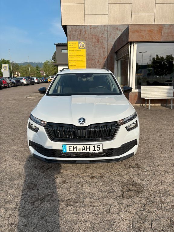 Moonweiss metallic Gebraucht 2024 Skoda Kamiq Ambition SUV | 22.900 € (Guter Preis) - Bild 1/4