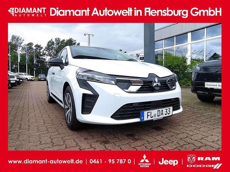 Weiß Gebraucht 2024 Mitsubishi Colt Basis Limousine | 16.990 € (Etwas zu teuer) - Bild 1/4