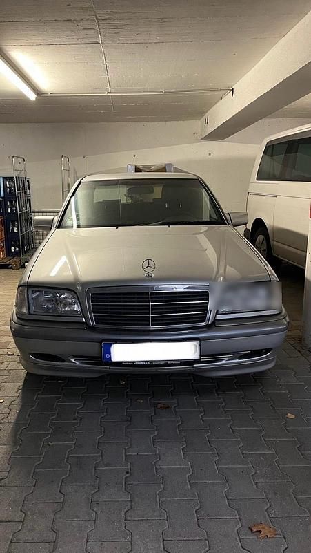 Gebraucht Mercedes C180 122 PS (89 kW) 1998 Silber Limousine