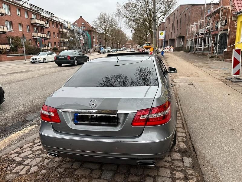 Gebraucht Mercedes E350 231 PS (169 kW) 2009 Grau Limousine