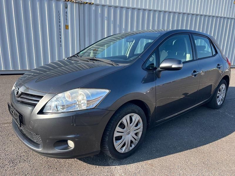Gebraucht Toyota Auris Life 99 PS (72 kW) 2011 Grau Kleinwagen