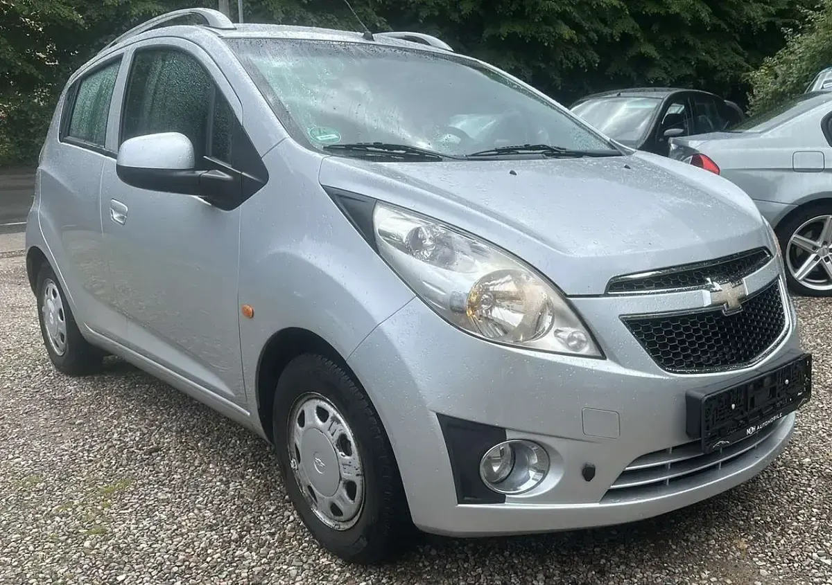 Gebraucht Chevrolet Spark LS 82 PS (60 kW) 2011 Argon silber/ice silver (m2) Kleinwagen