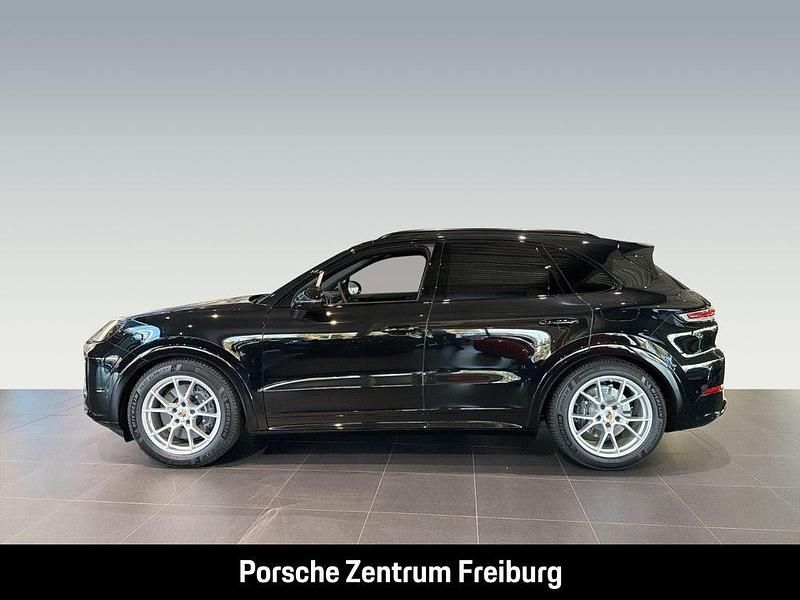 Second-hand Porsche Cayenne Black Edition 470 CP (345 kW) 2025 Negru SUV