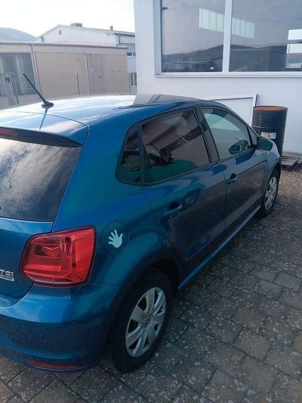 Gebraucht VW Polo 90 PS (66 kW) 2016 Blau Kleinwagen