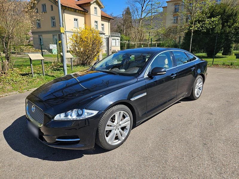 Gebraucht Jaguar XJ 275 PS (202 kW) 2011 Schwarz Limousine
