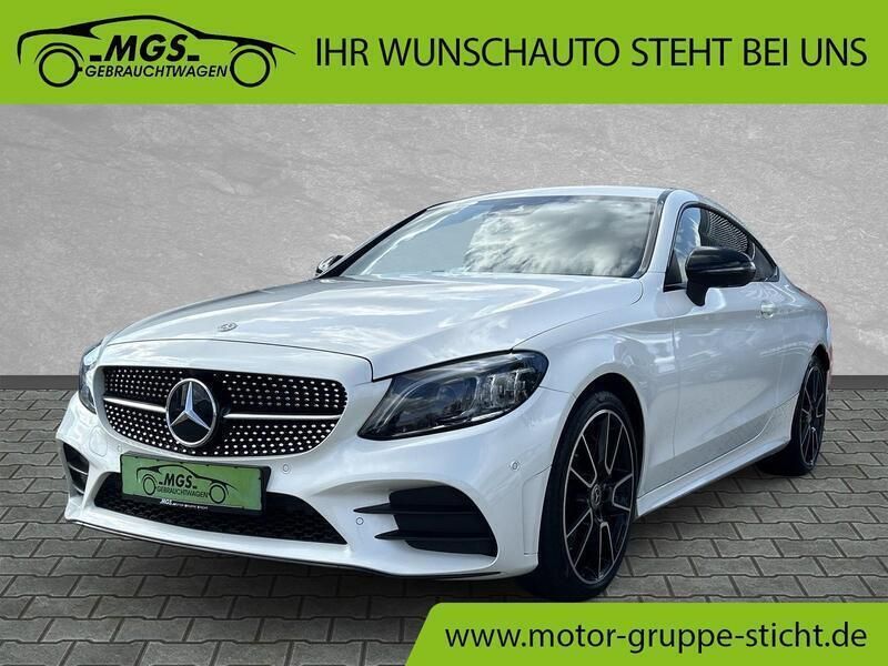 Diamantweiß metallic Gebraucht 2018 Mercedes C300 AMG line Coupé | 31.990 € (Guter Preis) - Bild 1/4