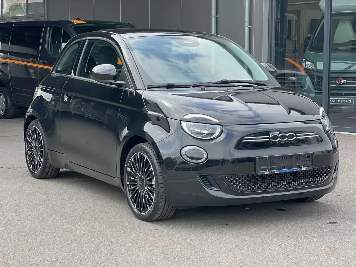 Gebraucht Fiat 500e Icon 86 kW (118 PS) 2022 Schwarz Limousine