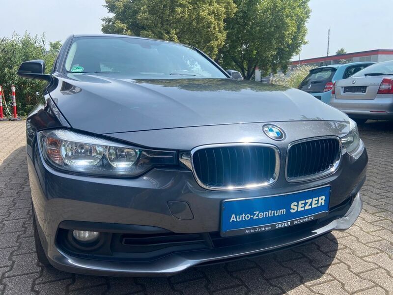 Grau Gebraucht 2016 BMW 318 Luxury Line Kombi | 10.850 € (Fairer Preis) - Bild 1/4