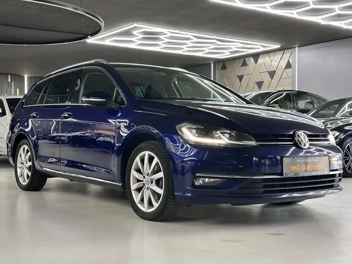 Gebraucht VW Golf VII Highline 150 PS (110 kW) 2020 Blau Limousine
