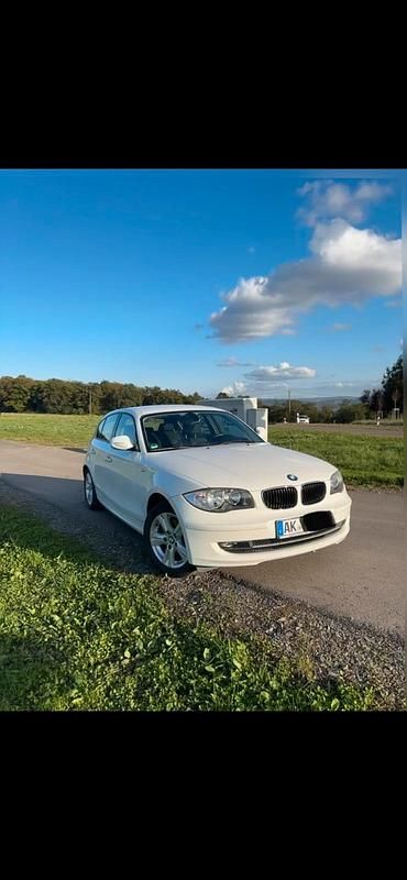Gebraucht BMW 116 122 PS (89 kW) 2010 Weiß Kleinwagen