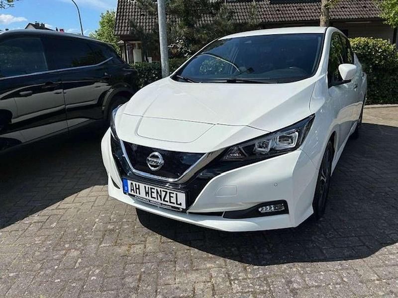 White (s) Gebraucht 2021 Nissan Leaf N-Connecta Kleinwagen | 13.990 € (Fairer Preis) - Bild 1/4