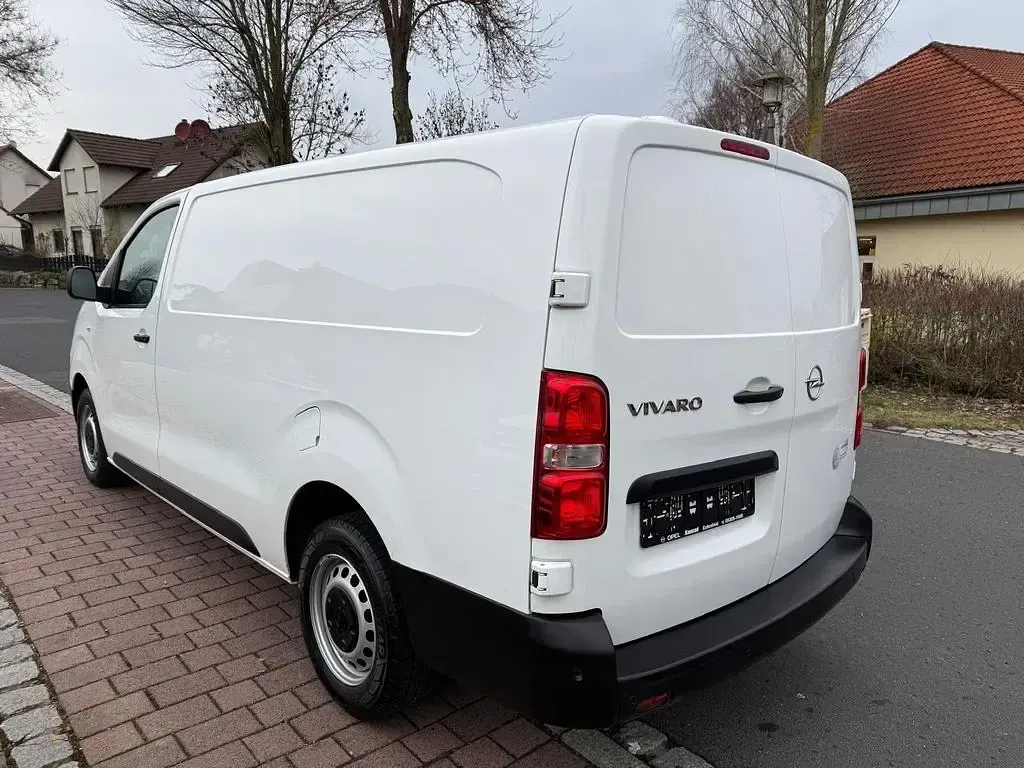 Gebraucht Opel Vivaro-e Combi 144 PS (105 kW) 2022 Weiß Van / Kleinbus