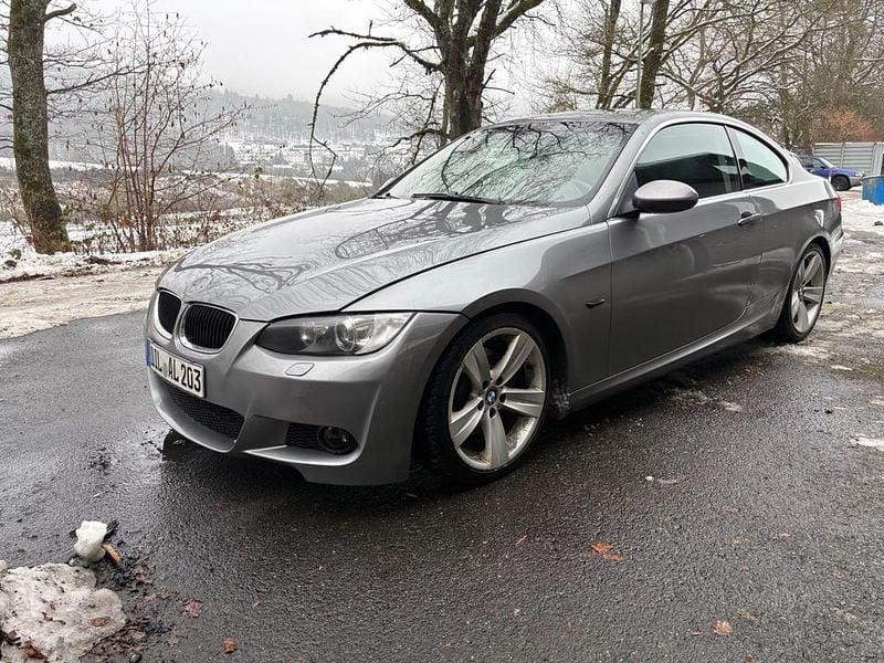 Silber Gebraucht 2008 BMW 325 M Sport Coupé | 8.500 € (Guter Preis) - Bild 1/4