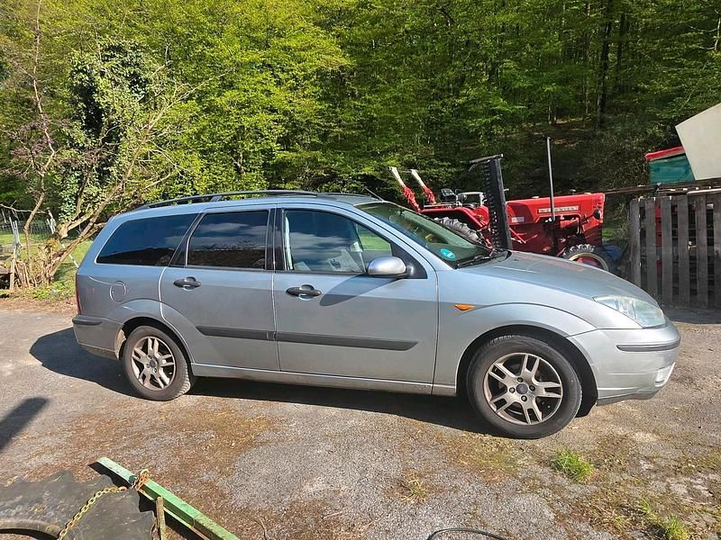 Second-hand Ford Focus 125 CP (91 kW) 2004 Argintiu Break