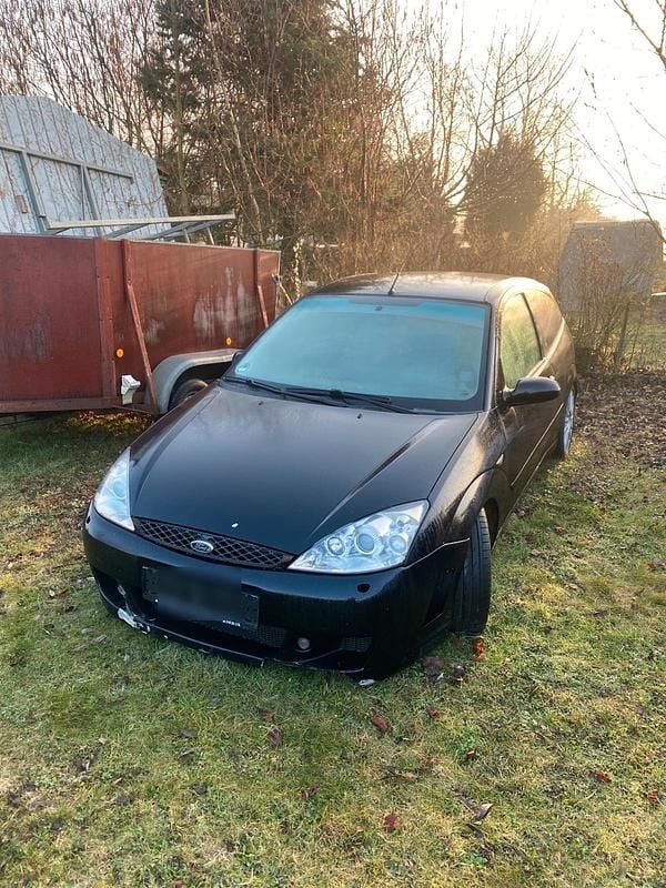 Gebraucht Ford Focus ST 173 PS (127 kW) 2002 Schwarz Kleinwagen