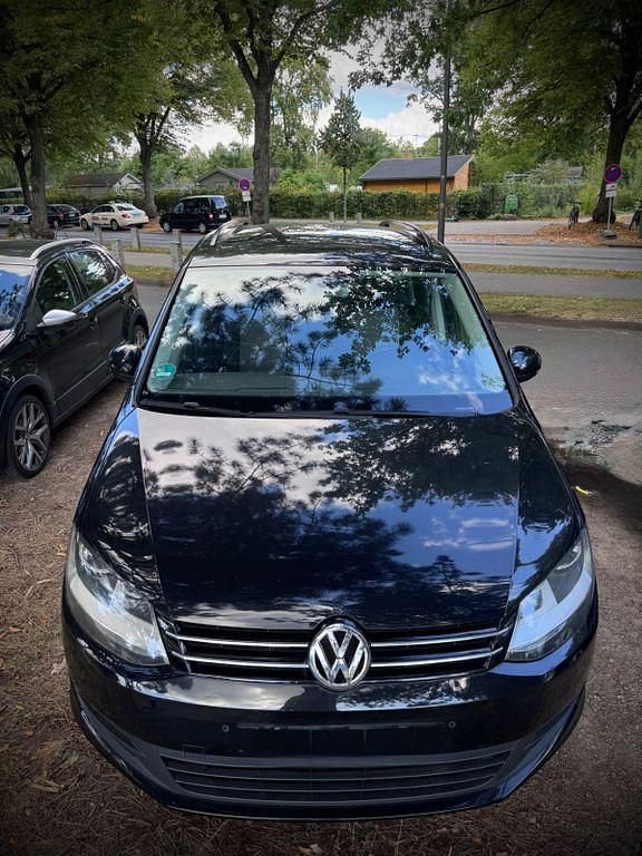 Schwarz Gebraucht 2011 VW Sharan Trendline Van / Kleinbus | 8.490 € (Fairer Preis) - Bild 1/4