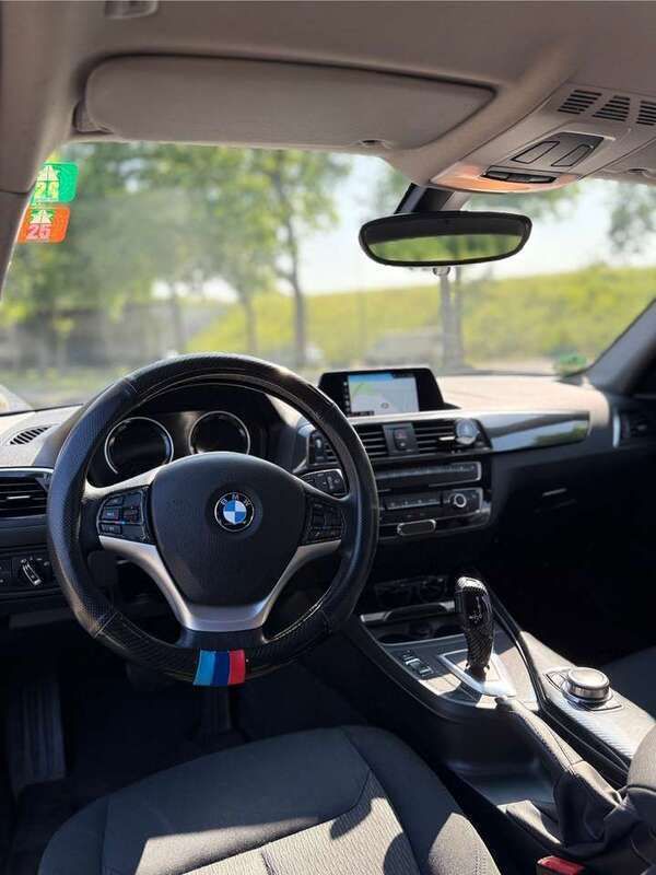Blau Gebraucht 2018 BMW 118 Advantage Kleinwagen | 12.250 € (Fairer Preis) - Bild 1/4