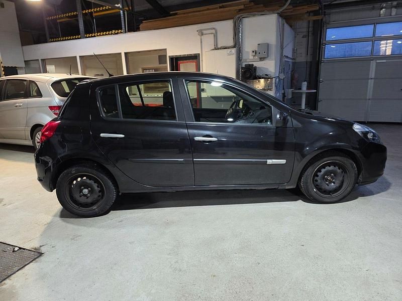 Gebraucht Renault Clio III Dynamique 86 PS (63 kW) 2010 Schwarz Kleinwagen