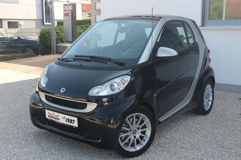 Silber Gebraucht 2011 Smart ForTwo Coupé Passion Kleinwagen | 3.900 € (Guter Preis) - Bild 1/4