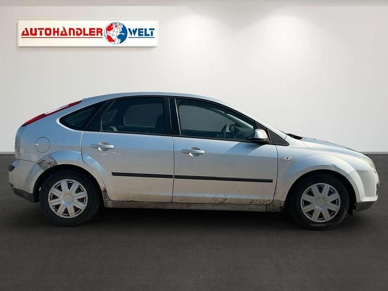 Gebraucht Ford Focus Fun X 101 PS (74 kW) 2007 Silber Limousine