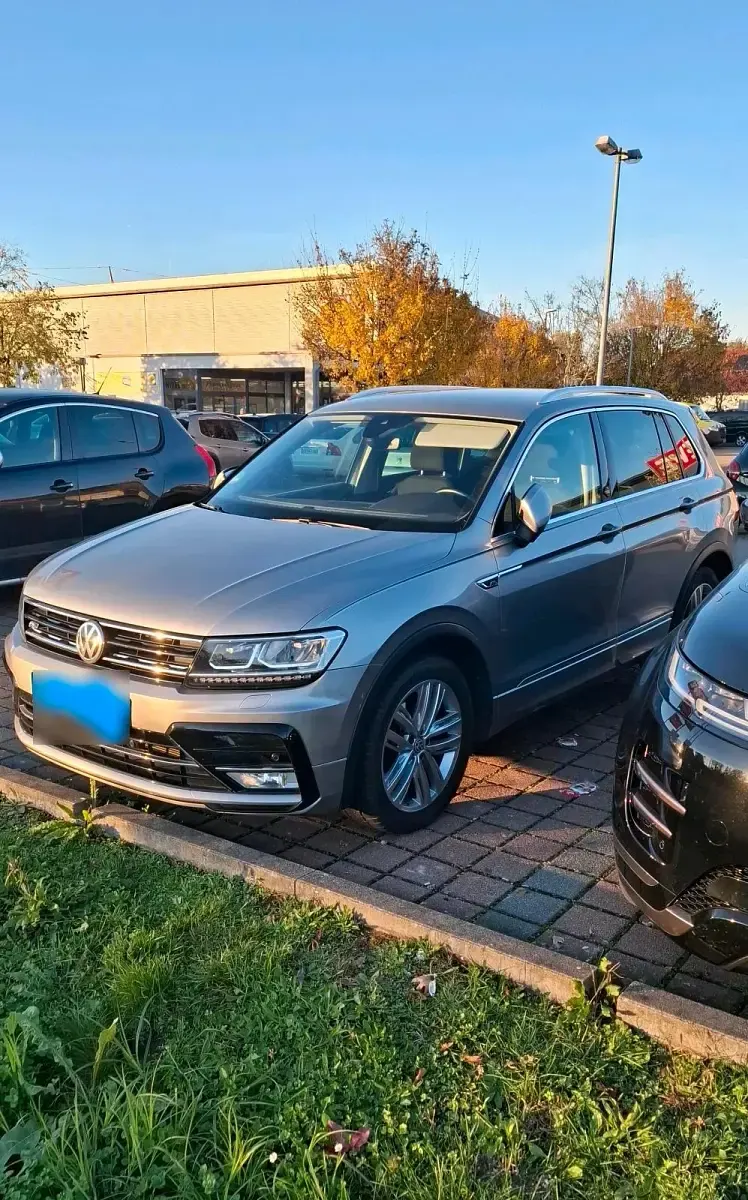 Gebraucht VW Tiguan R-line 179 PS (131 kW) 2017 Grau SUV