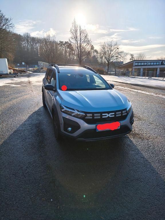 Gebraucht Dacia Jogger Extreme 110 PS (80 kW) 2023 Silber Van / Kleinbus