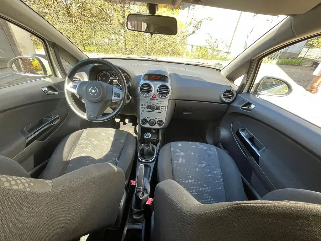 Gebraucht Opel Corsa Selection 69 PS (50 kW) 2011 Beige Kleinwagen