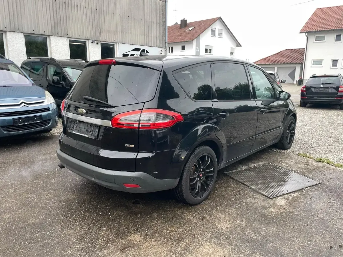 Gebraucht Ford S-MAX S 140 PS (102 kW) 2010 Schwarz Van / Kleinbus