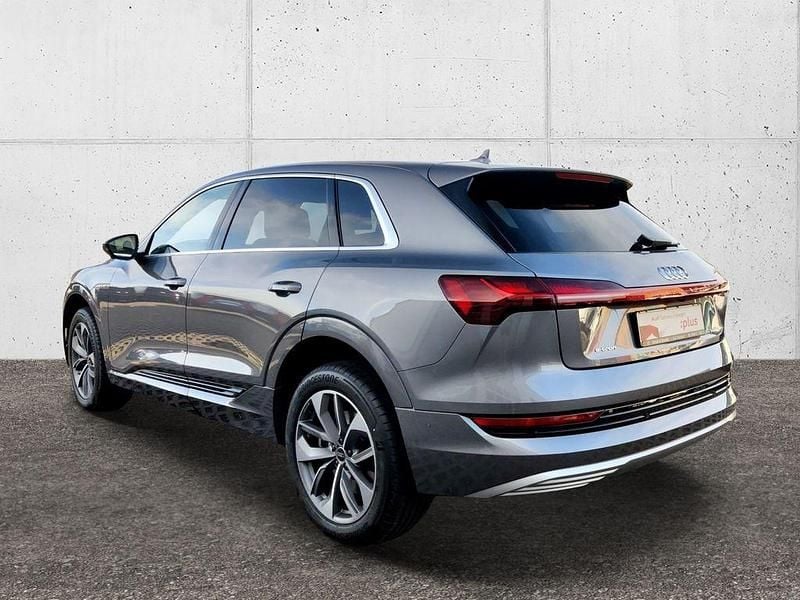 Gebraucht Audi e-tron Advanced Plus 230 kW (313 PS) 2022 Grau / taifungrau metallic SUV