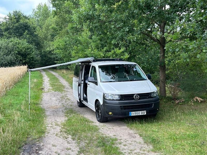 Weiß Gebraucht 2012 VW T5 Van | 15.900 € (Etwas zu teuer) - Bild 1/4