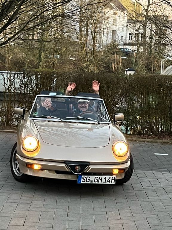 Gold Gebraucht 1988 Alfa Romeo Spider Cabrio | 13.500 € - Bild 1/4