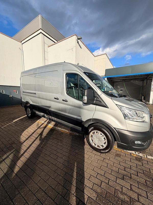 Gebraucht Ford Transit Trend 131 PS (96 kW) 2022 Grau Van / Kleinbus
