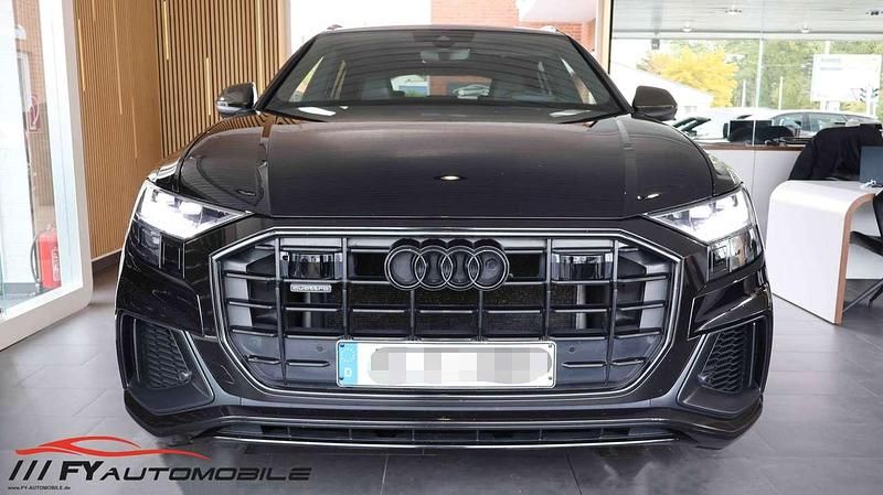 Gebraucht Audi Q8 S-line plus 286 PS (210 kW) 2019 Orcaschwarz metallic SUV