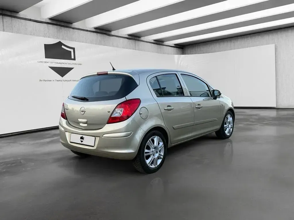 Gebraucht Opel Corsa Edition 80 PS (58 kW) 2007 Gold Kleinwagen