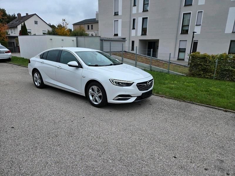 Gebraucht Opel Insignia Sport 136 PS (100 kW) 2018 Weiß Limousine