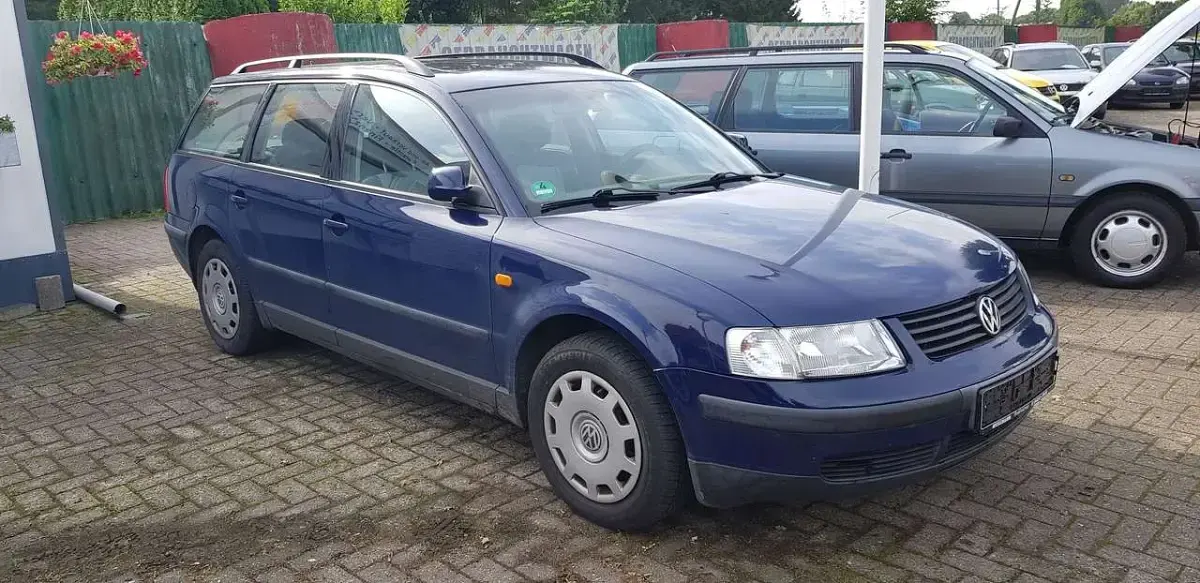 Gebraucht VW Passat Comfortline 101 PS (74 kW) 1997 Blau Kombi