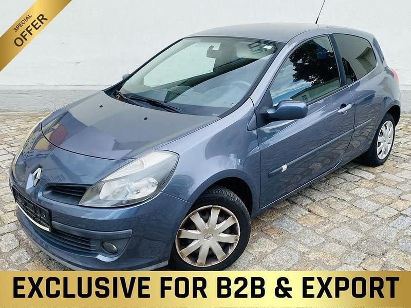 Blau Gebraucht 2006 Renault Clio II Dynamique Limousine | 1.900 € (Superpreis) - Bild 1/4