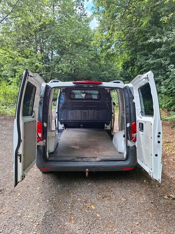 Gebraucht Mercedes Vito 190 PS (139 kW) 2017 Van